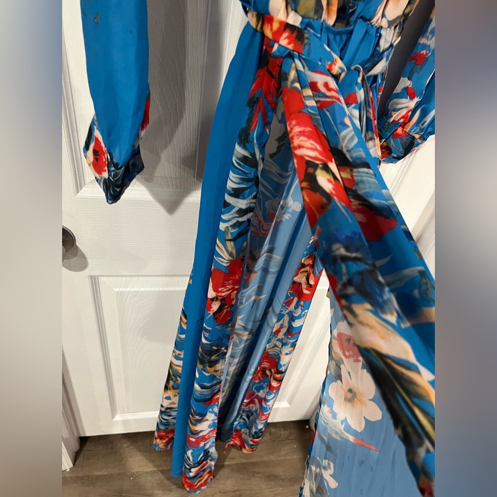 Beach dress coverup - Picture 4 of 6